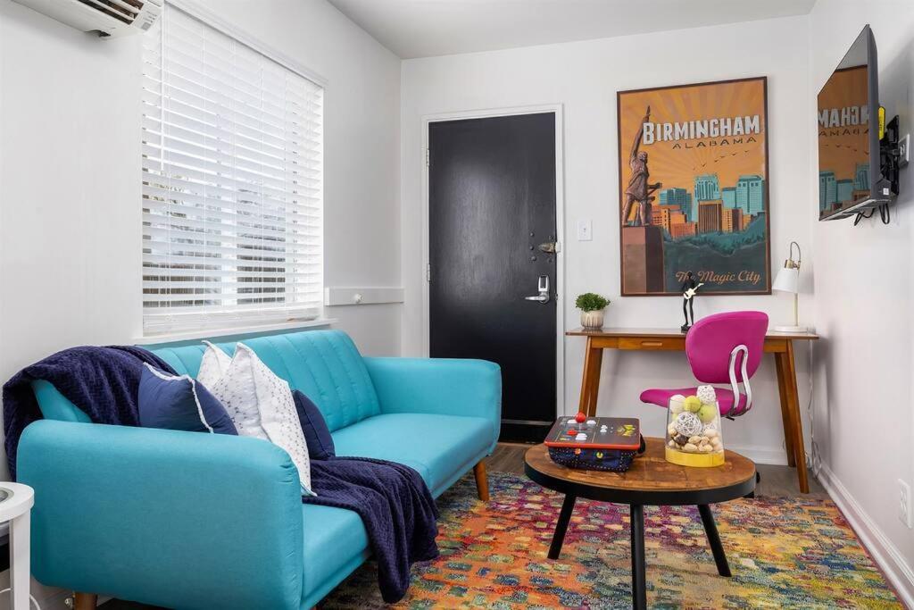 Vulcan'S Hideout / Colorful C2 Apartment Birmingham Bagian luar foto